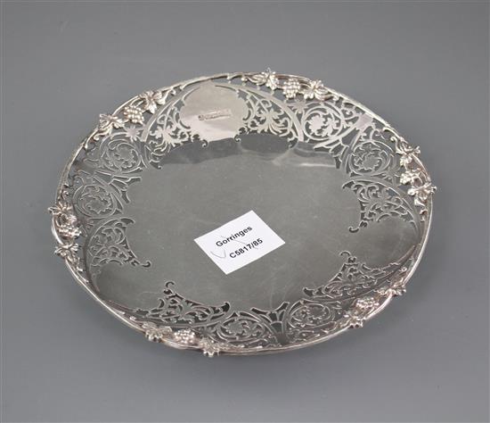 A modern pierce silver shallow dish by Poston Products Ltd, Sheffield, 1977, 20.7cm, 12.5 oz,